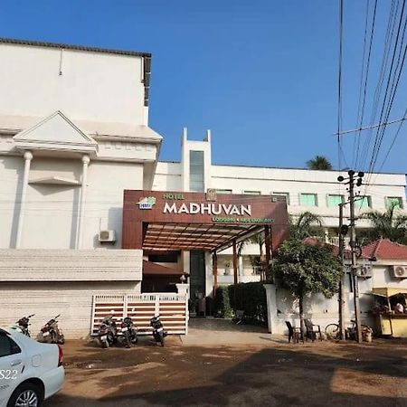 Hotel Madhuvan International Bijapur  Ngoại thất bức ảnh