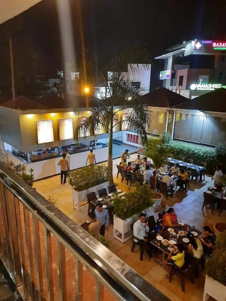 Hotel Madhuvan International Bijapur  Ngoại thất bức ảnh